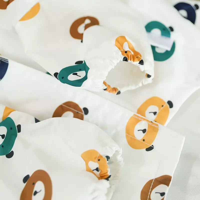 Hunde Regenjacke Mantel Wasserdicht Allwetter Haustier Bekleidung buntes Bärenmuster Detailbild